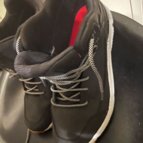 Men’s ThermoBall™ Lace Up Waterproof Boots
Sz 10 - Picture 5 of 14